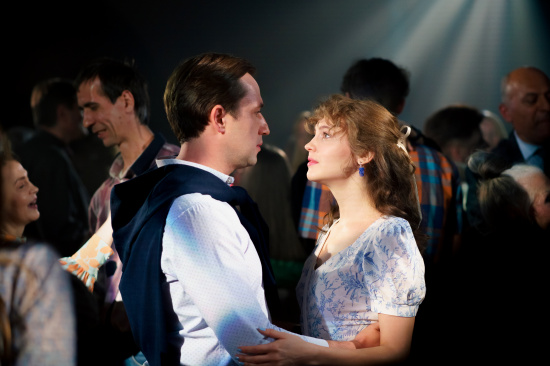 Завершились съемки комедийного сериала «Соседка» с Юлией Хлыниной, Егором Корешковым и Алексеем Чадовым