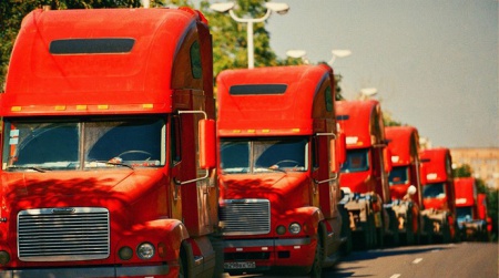 Южноуральцы снова удивляют: эскорт из свадебных грузовиков