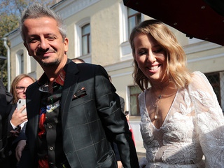 Собчак и Богомолов начали экономить. Начали с собственной свадьбы