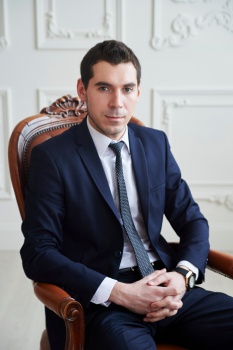 Игорь Ковалев - безупречный ведущий.